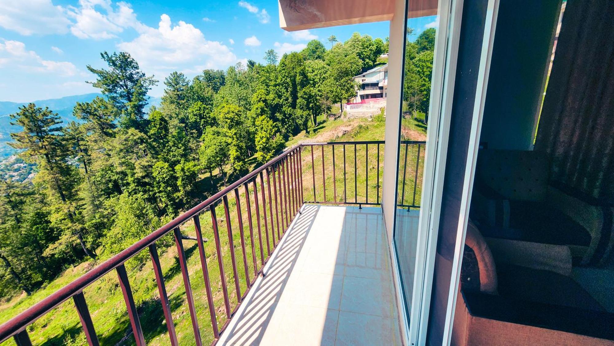 Aqua Apartment Murree Exteriör bild